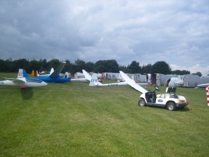 The rigging area for private gliders